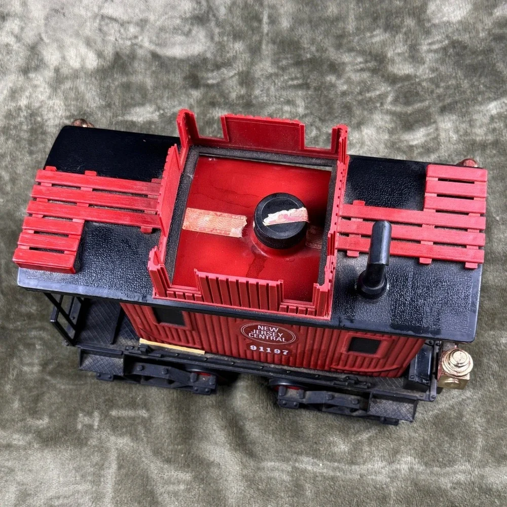Vintage 1982 Jim Beam New Jersey Central 91197 Caboose Decanter Regal China
